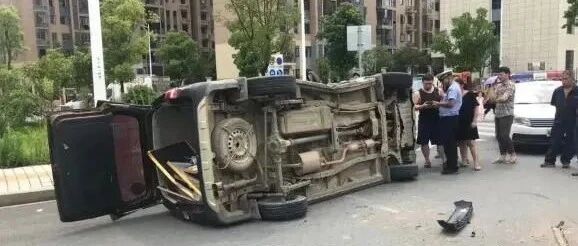 面包车撞库里南后续：零件+加工费超400万，网友提出3点建议