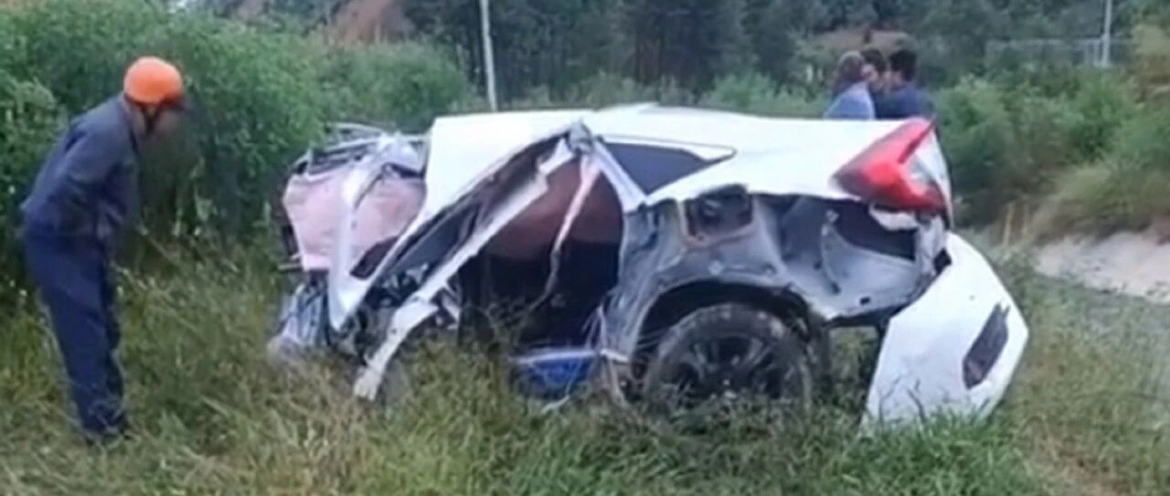 思域遭遇惨烈事故！被一分为二“身首异处”