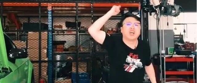 奥迪TTRS挑战全网，公升级摩托也不放眼里