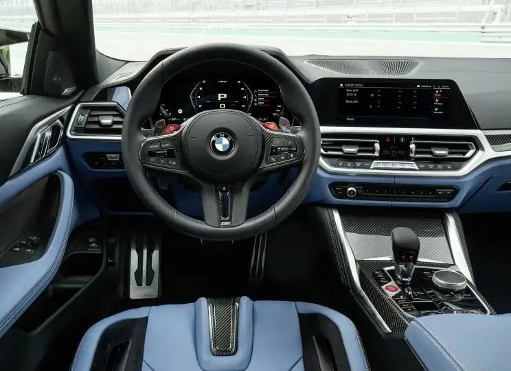 花100万国内首提的宝马M4，车门被毁，拿来炒菜！