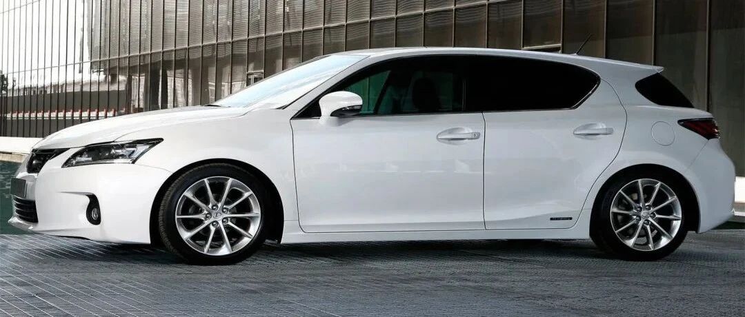 女子13万买雷克萨斯，1年后发现是事故车，因一个细节法院判退一赔三