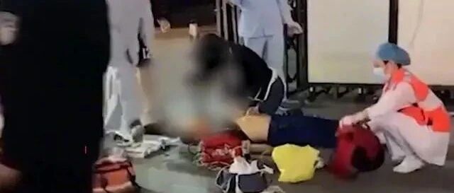 广州停车场保安持刀捅杀奔驰车主，商场回应