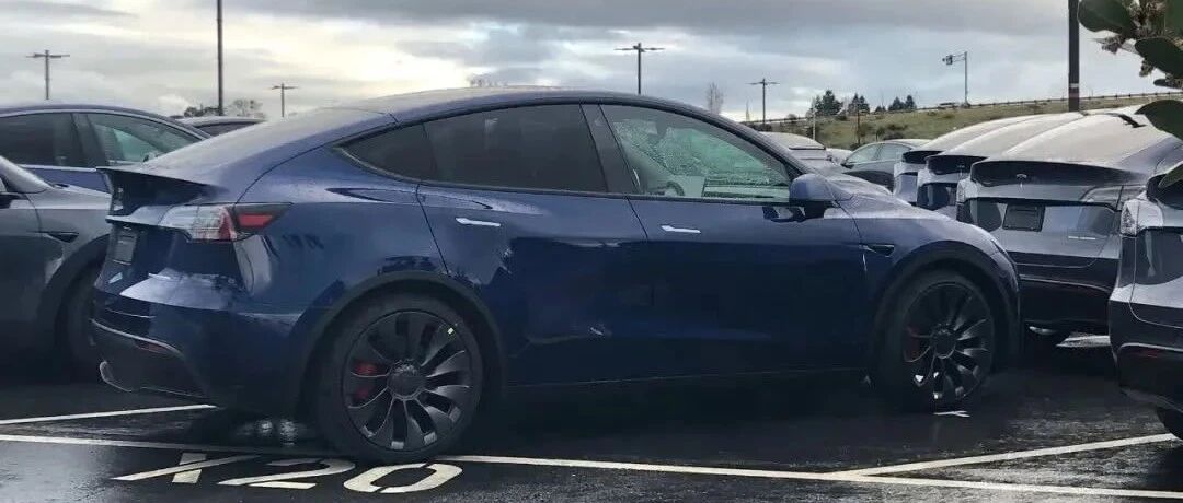 十一假期，蔚来车主高速服务区揶揄特斯拉车主