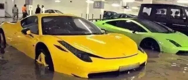 泡水车大拍卖，最低价仅100元，有人一下买了7辆！