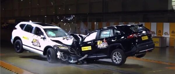 日系两大特供车“小鲜肉”对决！丰田威兰达实测对撞本田皓影，结果出乎意料