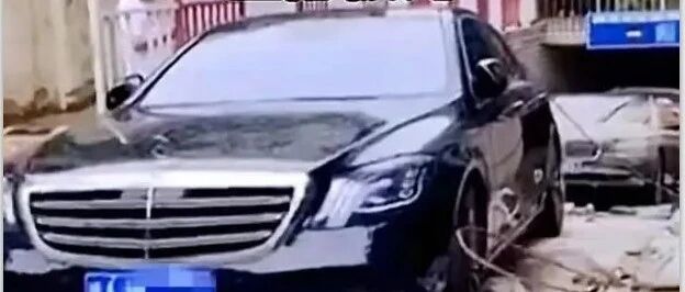 一台奔驰堵出口，导致整个地下停车场全军覆没！物业：情况属实