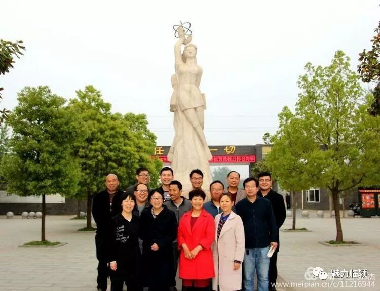 临颍县第三高级中学_新闻动态_临颍三高高一年级举行学生诚信考试签字