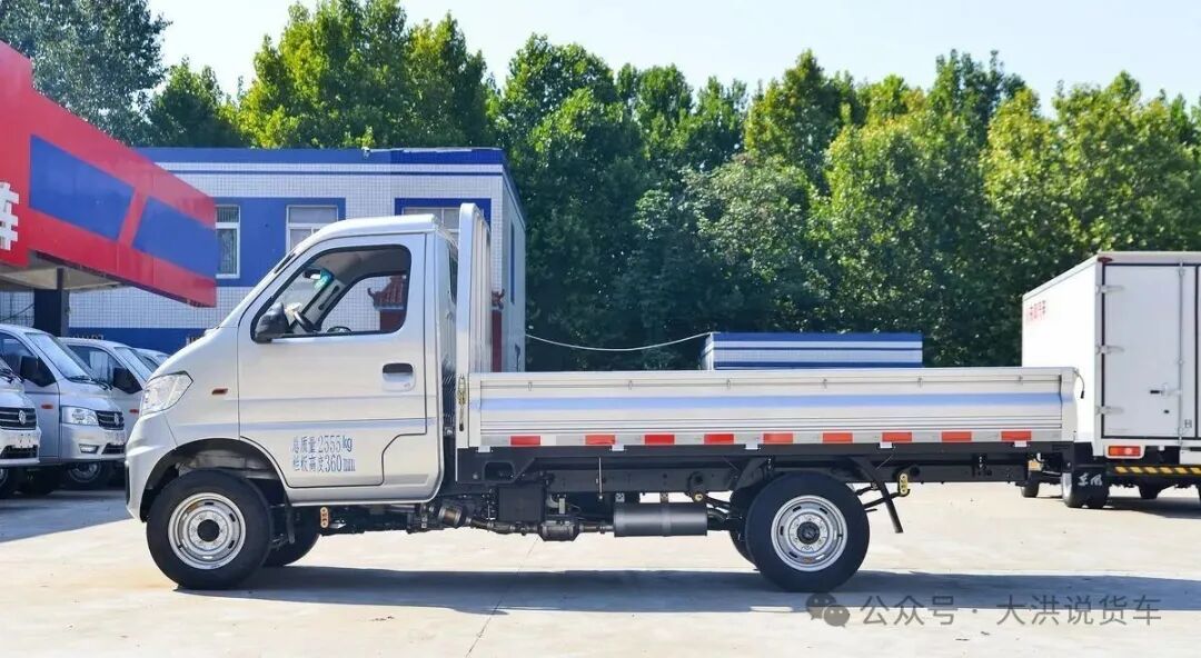 东风 小霸王W08 1.3L 91马力 3.05米单排栏板小卡(后单胎)(EQ1036S60Q4A)外观