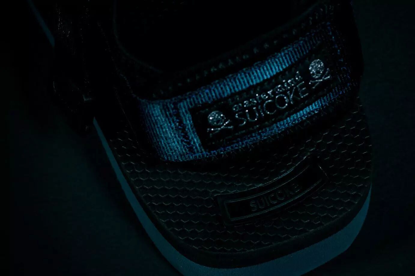 除了和fearofgod联名外,mmj今年还干了很多事