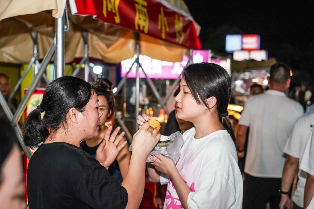 2025年8月26日 群（夜市）太湖路夜市 徐鹤千 (16).jpg