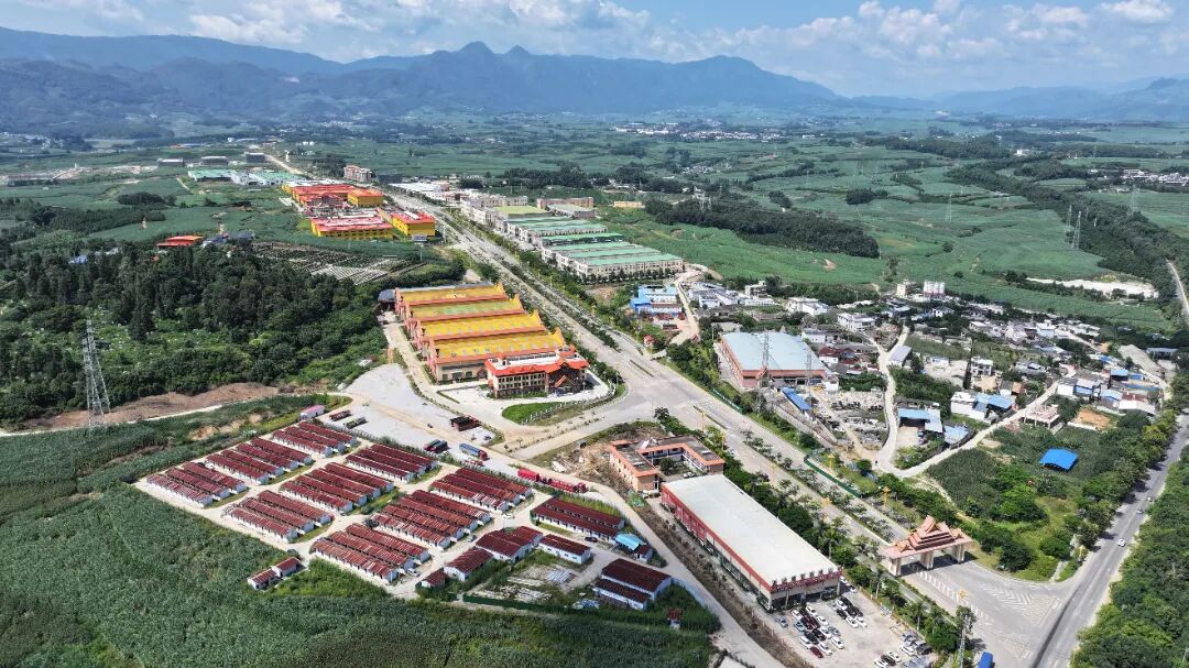 耿马产业园区全景航拍。.jpg