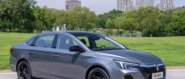 国产又一家用神车，轴距超朗逸，配特斯拉同款玻璃车顶+双独悬