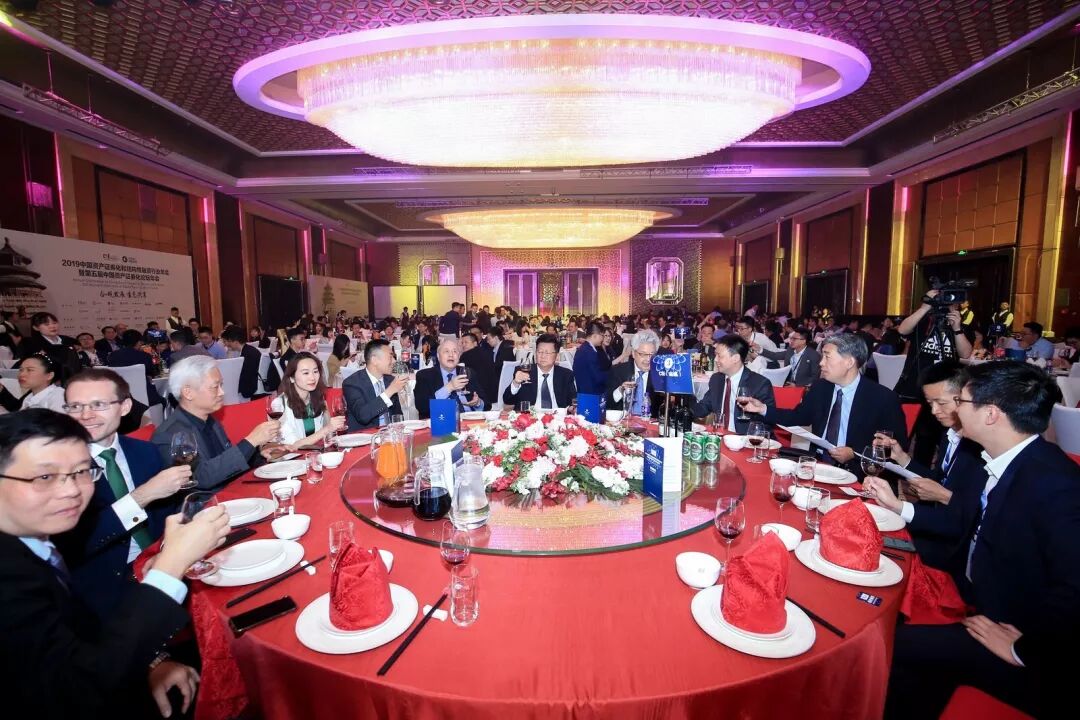 圣大荣誉丨圣大律所与中国康富喜获CSF“年度新锐奖”