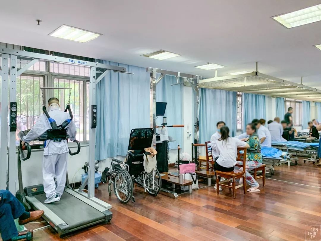 走进康复科——让患者重新燃起生活的勇气，自信且有尊严的活着