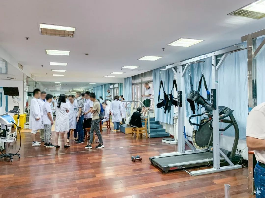 走进康复科——让患者重新燃起生活的勇气，自信且有尊严的活着