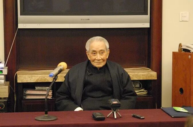 南怀瑾老师：现在的人阳气不足、阴气很盛，白天昏头昏脑夜里生龙活虎