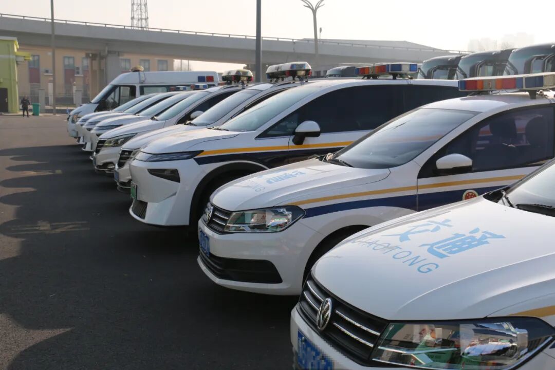 此次联合执法行动共出动执法人员40余人次,执法车辆12台次,排查客货