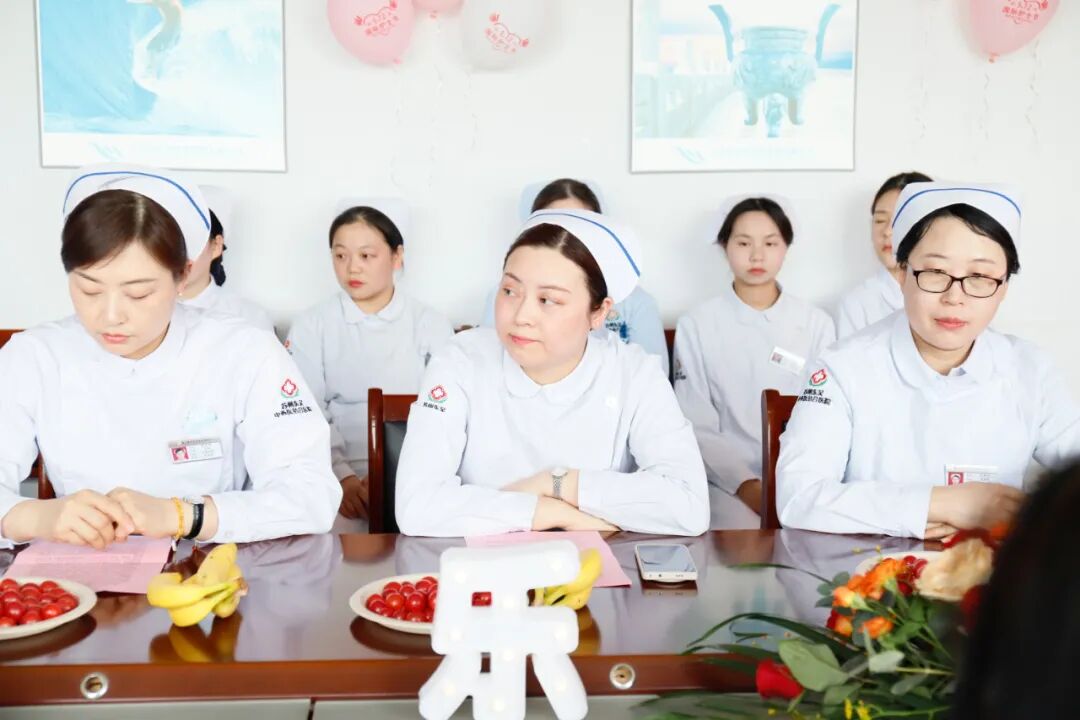 苏州东吴医院组织开展5.12国际护士节主题座谈暨优秀表彰大会