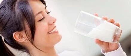 牛奶虽好，但这9类人最好别喝，看完吓一跳！