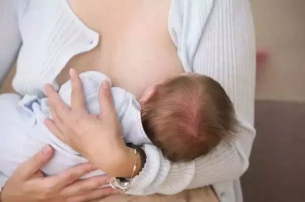 母嬰樂園 | 寶寶護理常見錯誤，媽媽們還在犯麼？ 親子 第10張