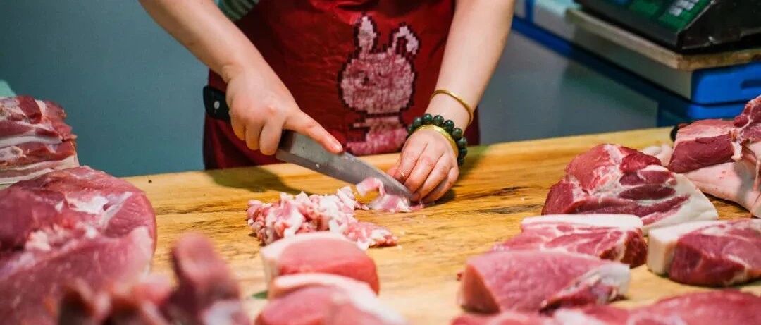 男子切完生猪肉，不止发高烧，还聋了...原来，这一步很多人都做错