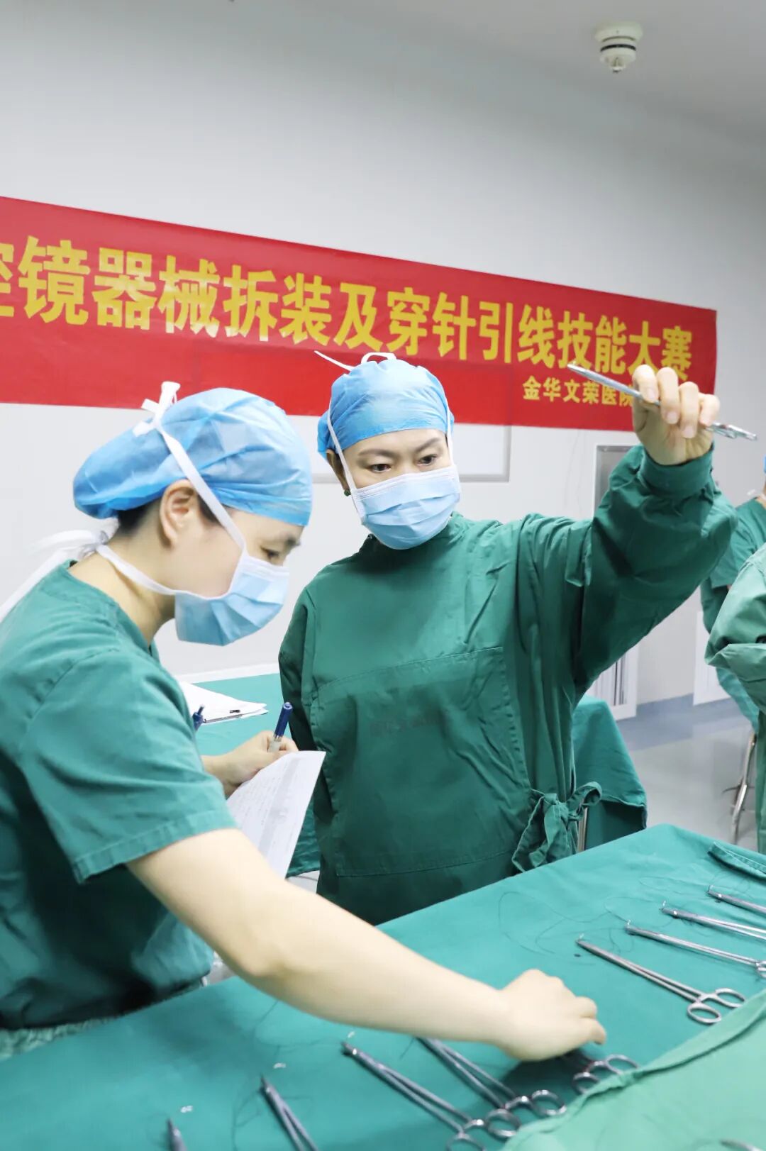 怎么穿手术器械塑技能 展风采——金华文荣医院手术室举办第一届“腔镜器械拆装及穿针引线”技能大赛_https://www.jmylbn.com_新闻资讯_第15张