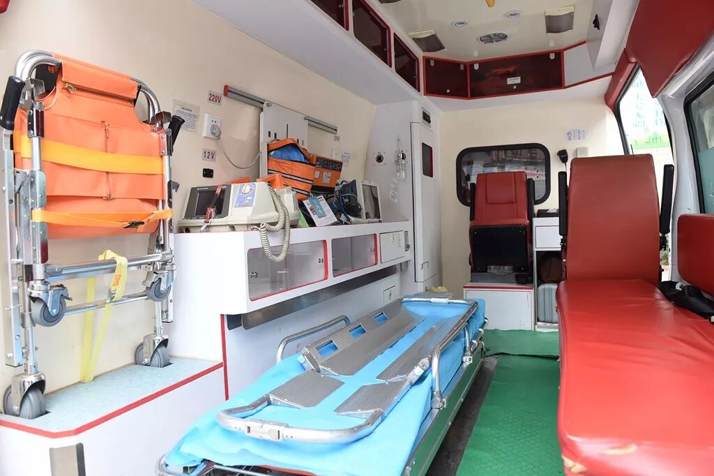 救护车上的担架怎么用【健康科普】救护车大解密，快来看看里面都有啥！_https://www.jmylbn.com_新闻资讯_第4张