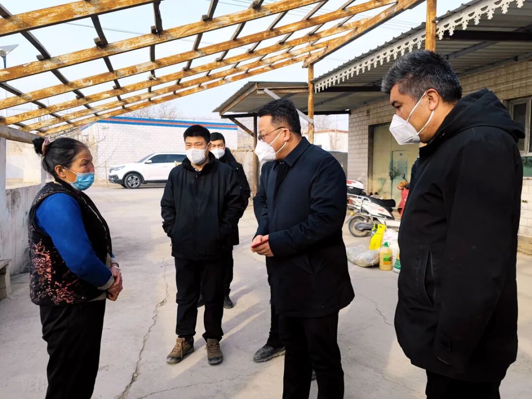 阿克苏温宿县县委书记黄振军深入基层走访慰问