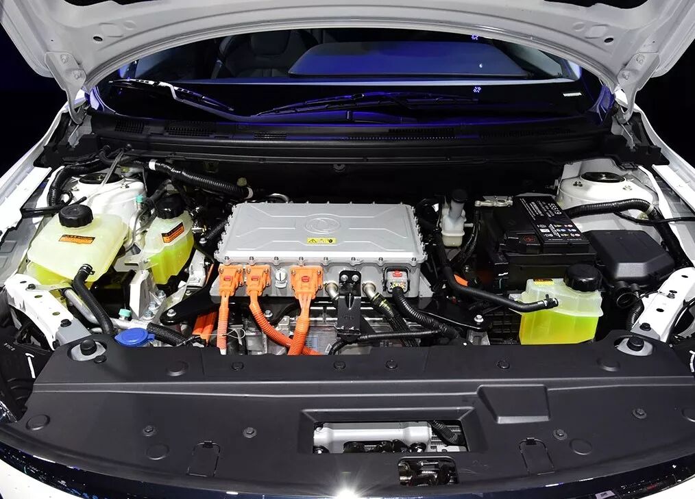 全新E70携EX1亮相成都车展，东风风神未来三年将推9款新车