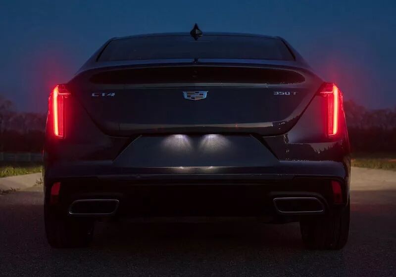 2.0T配8AT，还是后驱！凯迪拉克该拿它当紧凑级卖还是当短轴版卖？