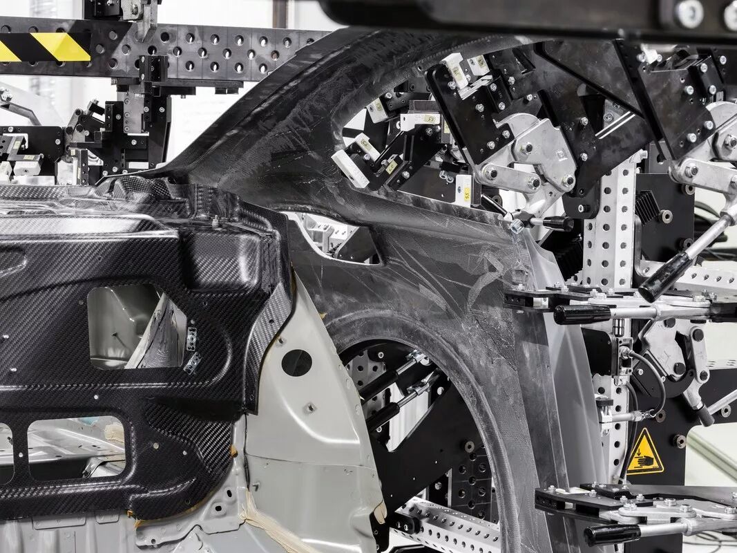 年产500辆，145万的极星1诞生于成都这座“艺术工厂”