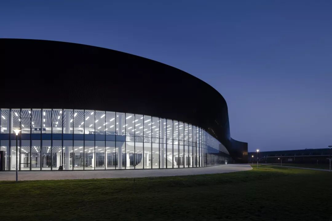 年产500辆，145万的极星1诞生于成都这座“艺术工厂”