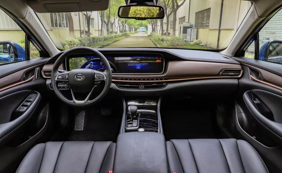 传祺GA6对比博瑞GE，来看看换代之后的它能否跨越高山！