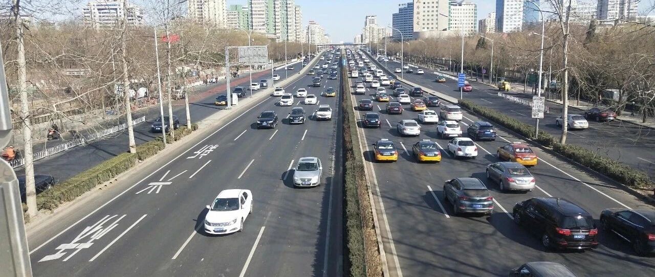高端车韧劲十足，新能源车扶摇直上，一文看懂2020年车市特征