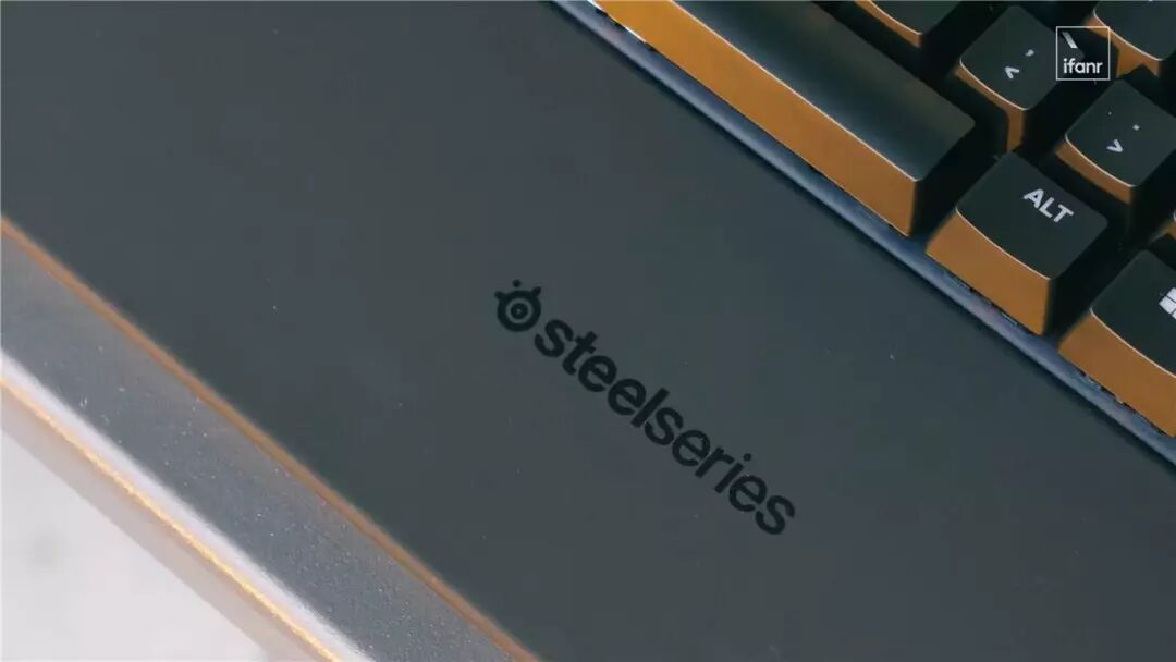 罗技键盘怎么调灯光_赛睿键盘轴