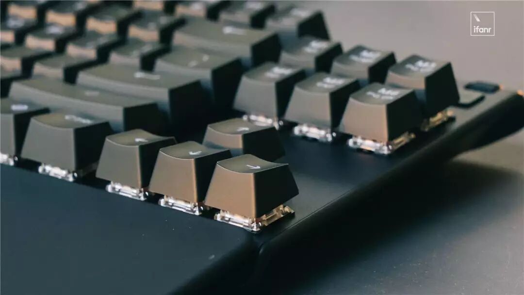 赛睿键盘轴_罗技键盘怎么调灯光