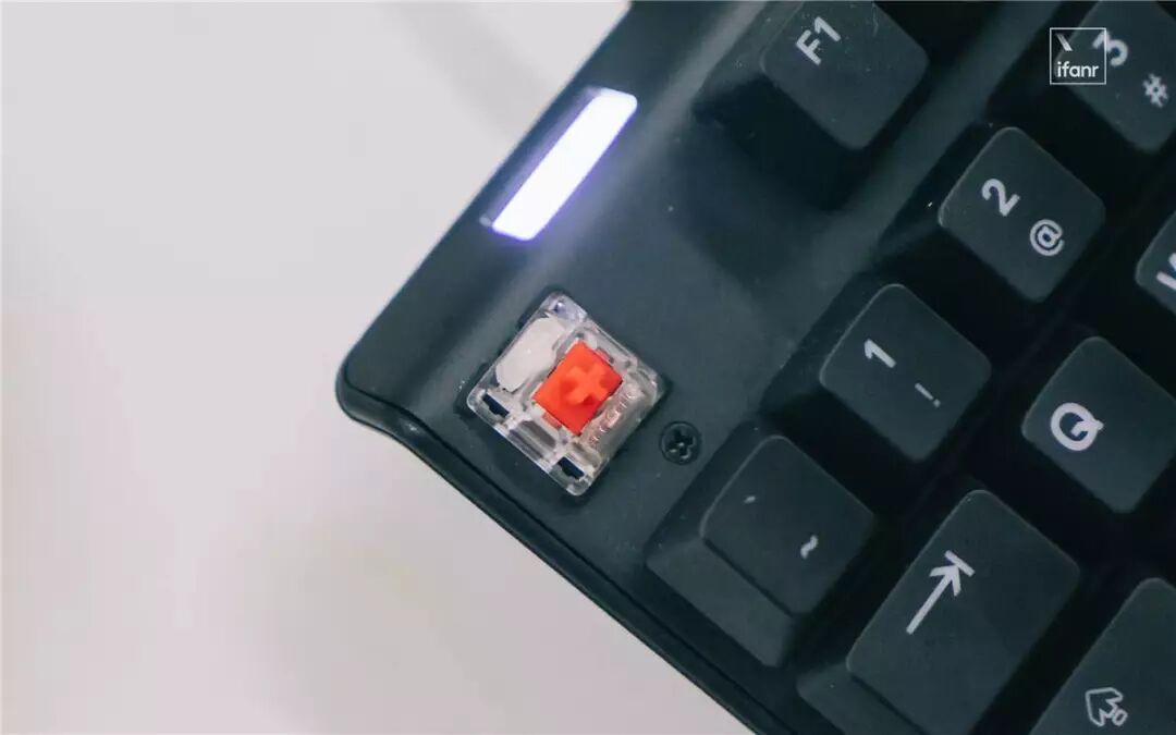 赛睿键盘轴_罗技键盘怎么调灯光