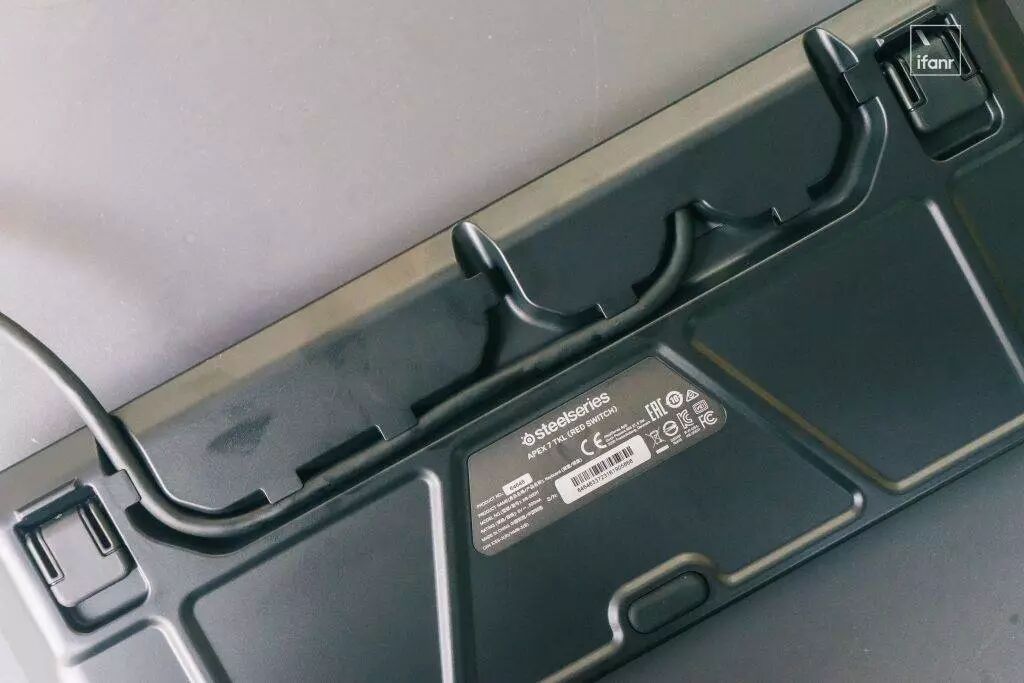 罗技键盘怎么调灯光_赛睿键盘轴