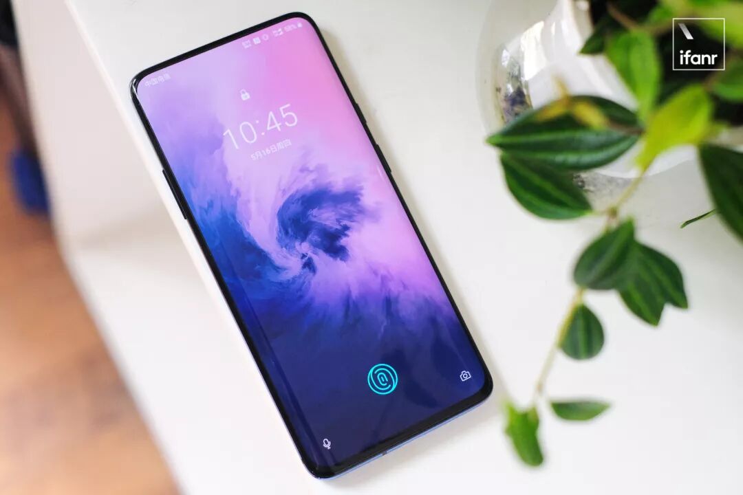 一加 7 Pro：硬件怪兽中的兽王 | 模范评测