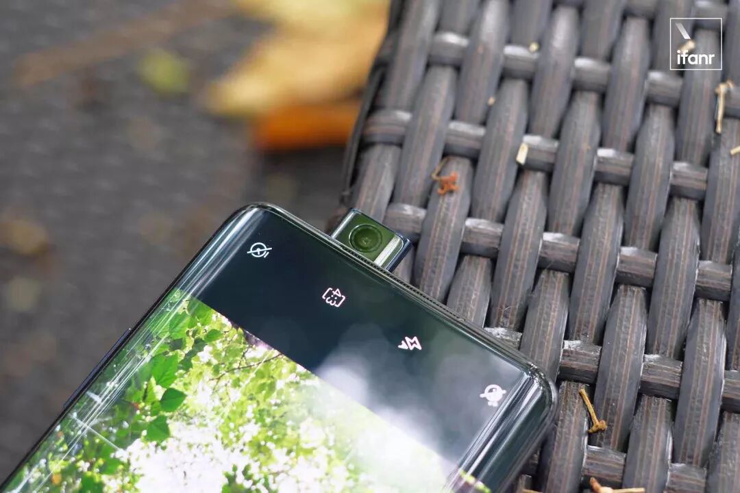 一加 7 Pro：硬件怪兽中的兽王 | 模范评测