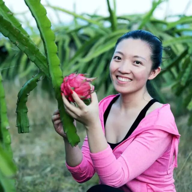 她被称为90后最美"火龙女",来到西双版纳大农村创业已年入千万!