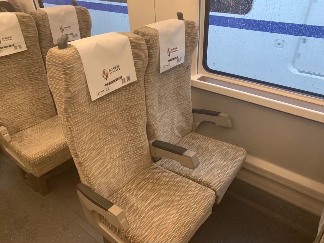 肇港高铁首发小编亲身体验肇庆加速度