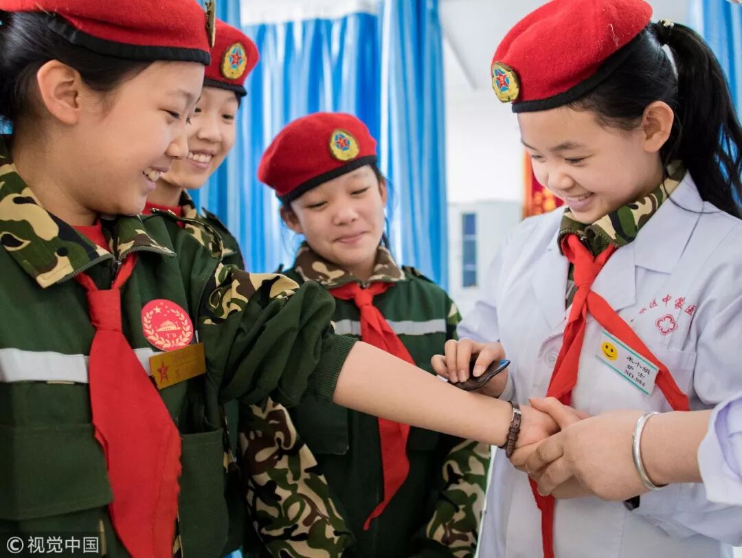 ����γ����ģ��������Ƕ���