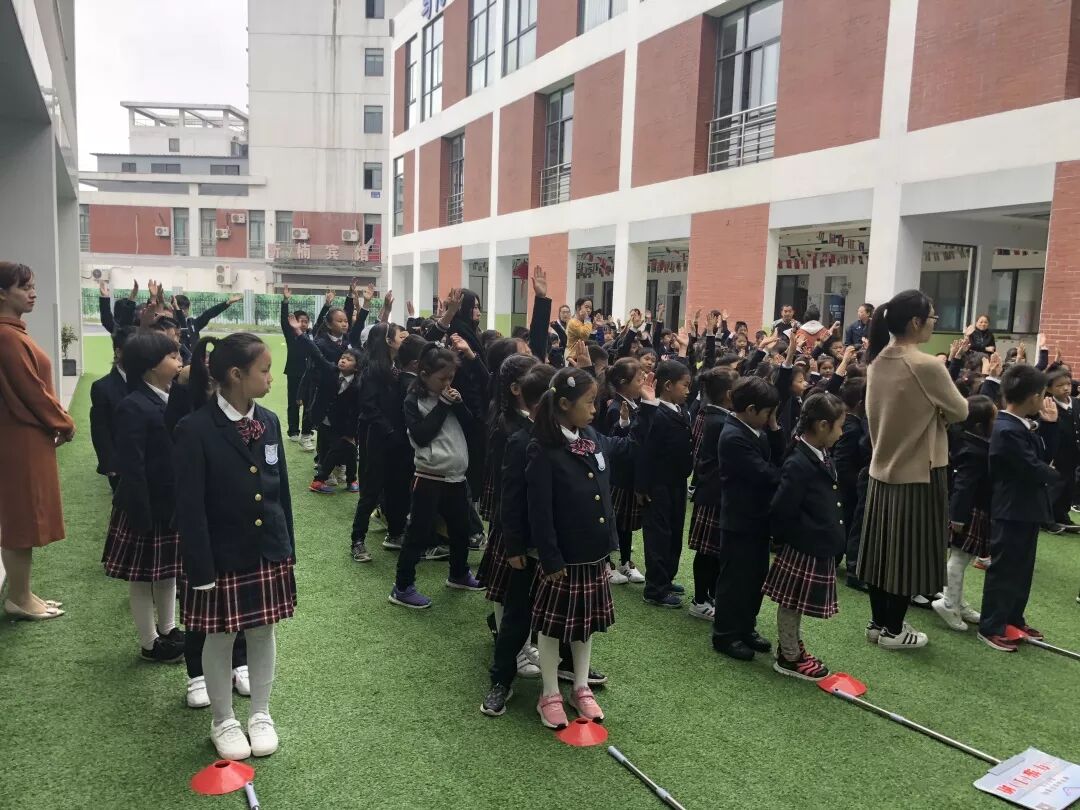 这样的“升旗仪式”，孩子们都很期待