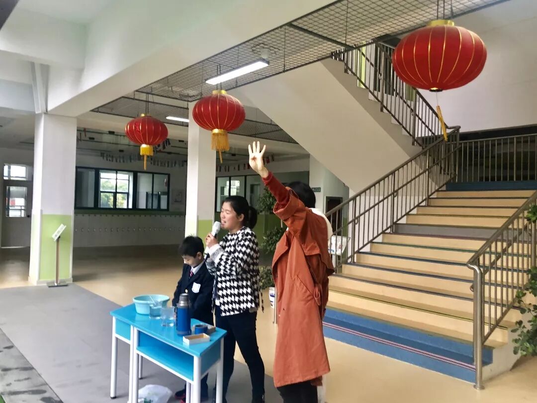 这样的“升旗仪式”，孩子们都很期待