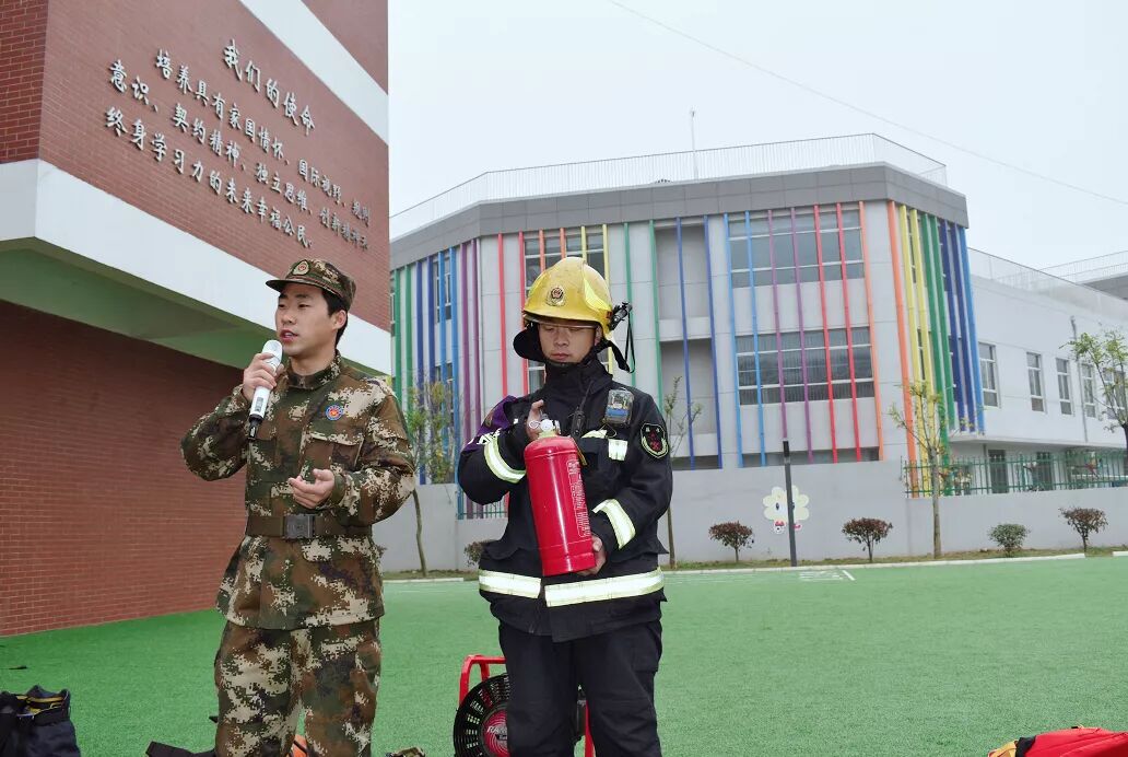 南京新书院悠谷学校第13周安全演习-- “消防车走进校园
