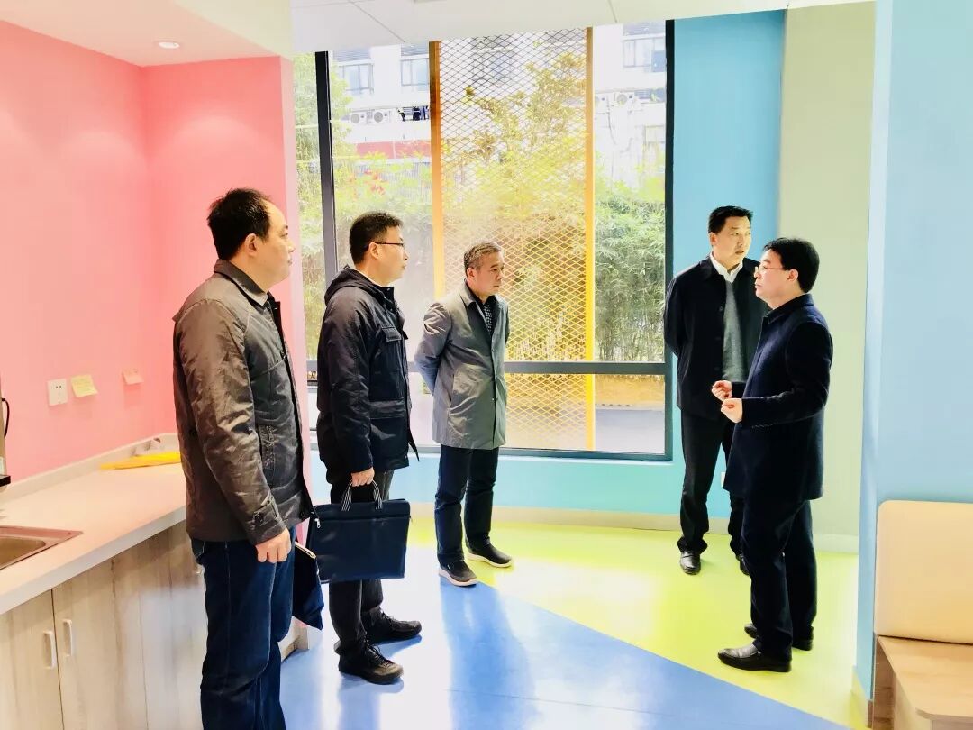 市、区教育局领导走进南京新书院调研