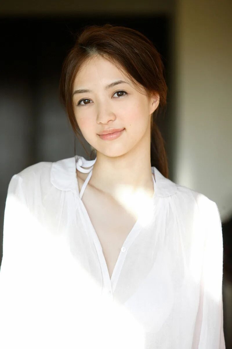 逢泽莉娜[Wanibooks] 写真小鉴(逢泽莉娜制服照) - 懂杯帝评测网