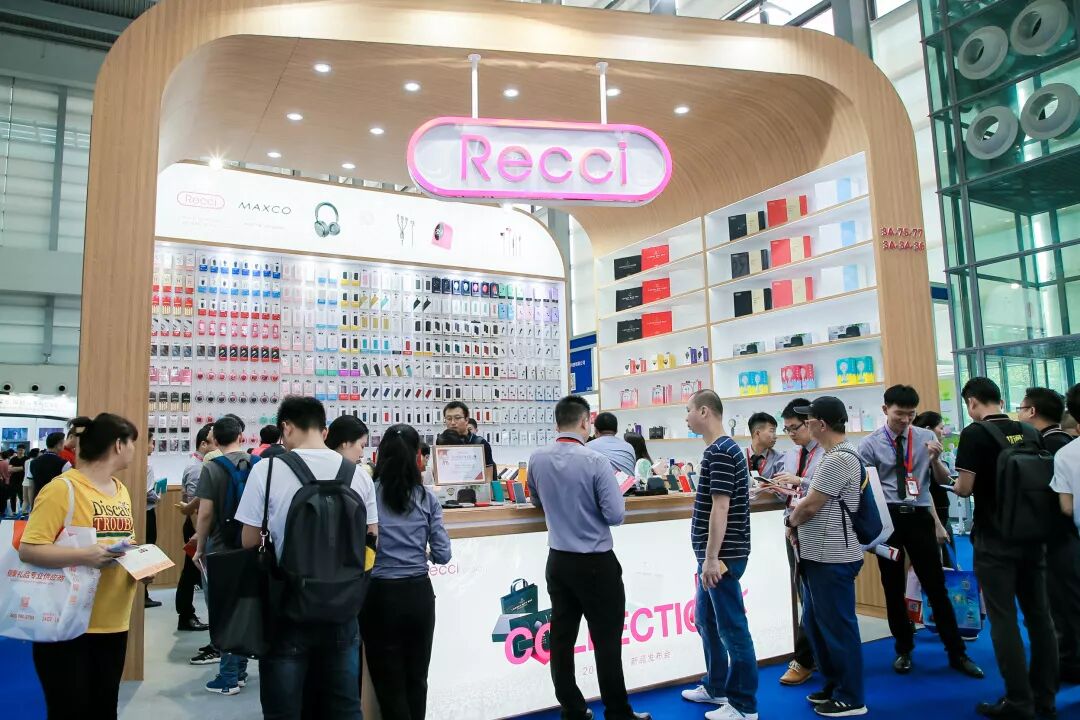 2019第27屆春季深圳禮品家居展開(kāi)幕 引領(lǐng)禮贈(zèng)行業(yè)新動(dòng)向