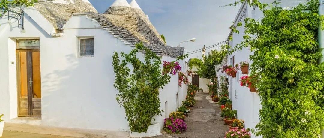 你去的地方只能叫美景，这些最“色”的小镇才是人间仙境